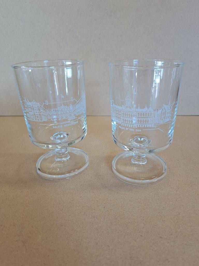 Vintage voetglazen met inscriptie, Antiek en Kunst, Ophalen