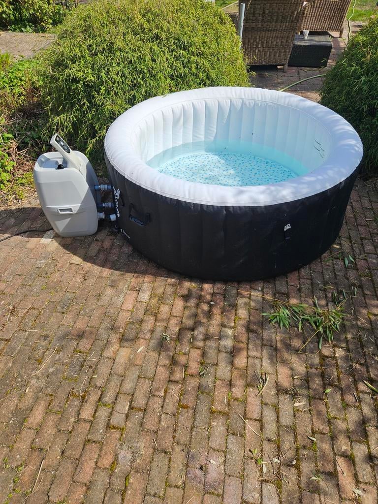 Opblaasbare jacuzzi., Ophalen