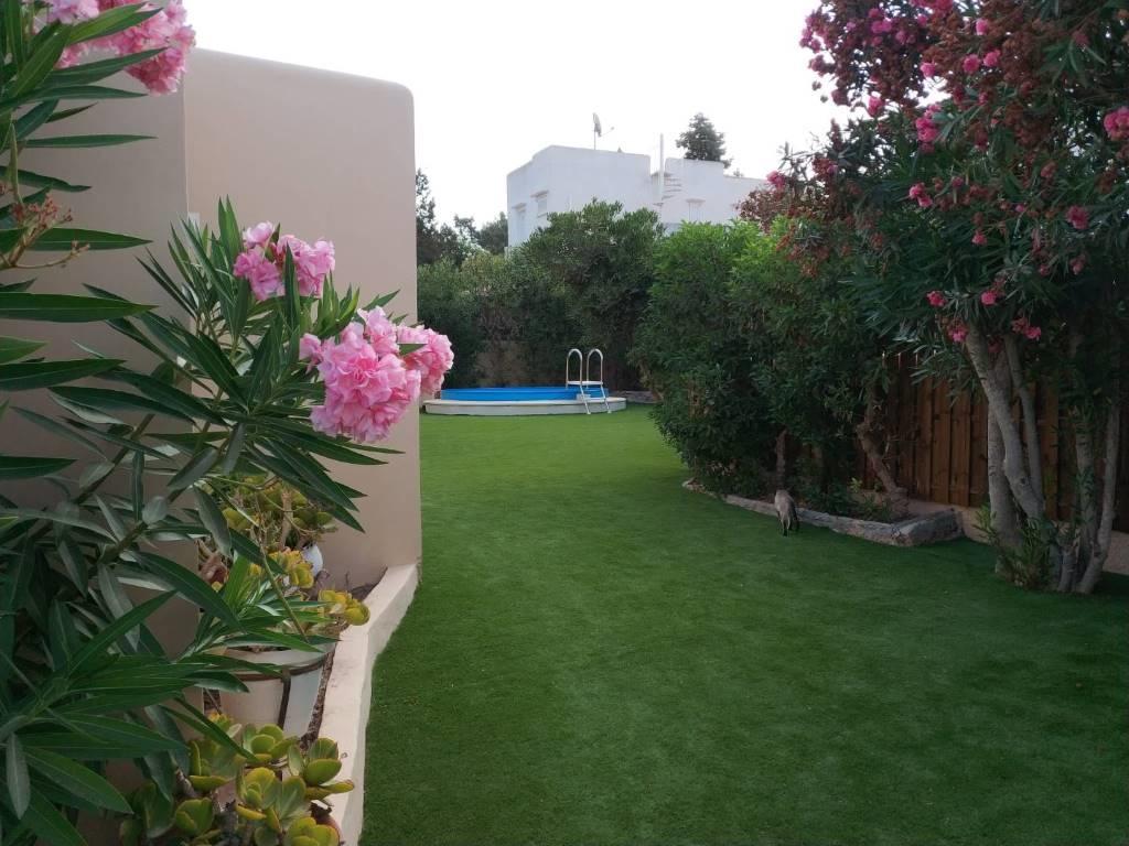 Ibiza: Vakantiehuis in Cala Tarida, bij strand, tuin, pool, Vakantie, 5 personen, Dorp, 2 slaapkamers, Wasmachine