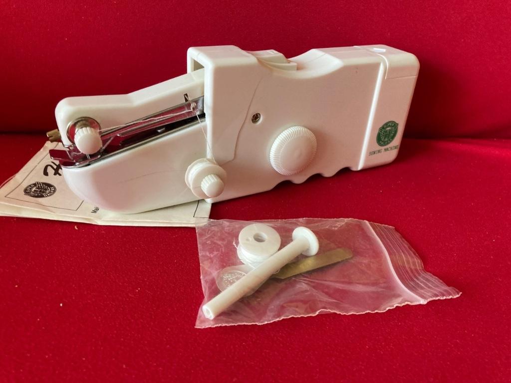 Halifax Portable naaimachine, Ophalen of Verzenden, Zo goed als nieuw, Naaimachine, Overige merken
