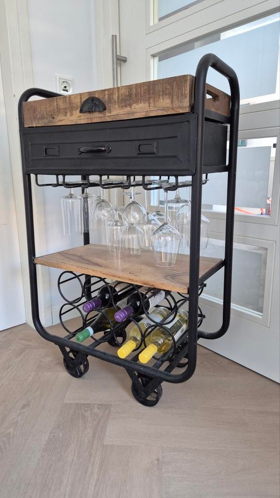 Wijn trolley / wijnkar van Paco Meubelen. Nieuwprijs €129!, Gebruikt, 5 tot 15 flessen, Ophalen of Verzenden, Metaal