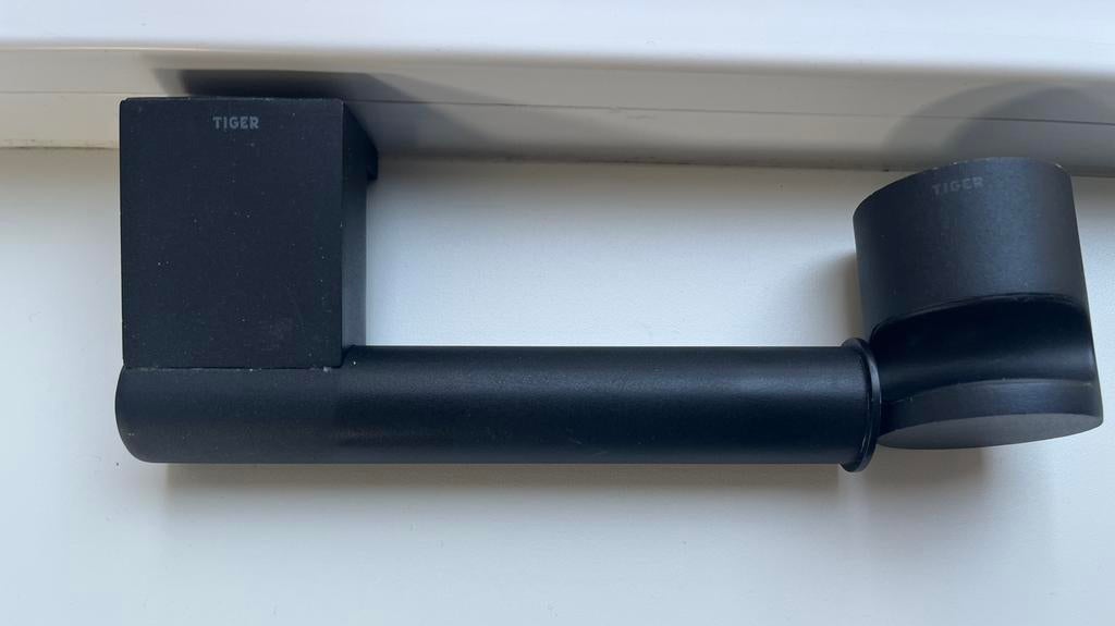 Tiger Bold handdoekhaak en wcrolhouder, matzwart, Huis en Inrichting, Ophalen of Verzenden, Gebruikt, Zwart, Overige typen