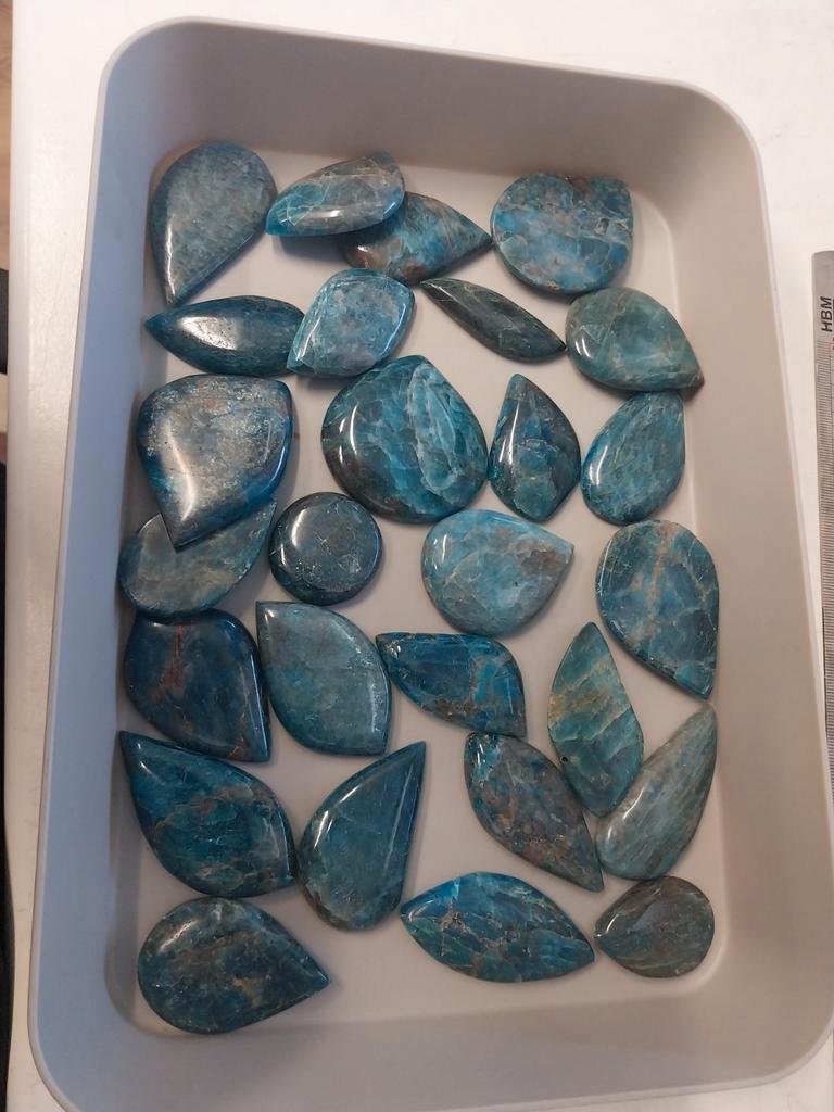 Groot lot met apatiet cabochons, Ophalen of Verzenden