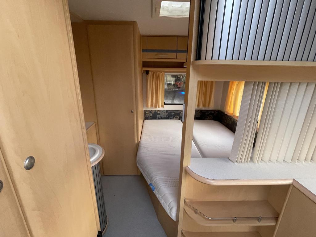 Beyerland Quartz 460 Fransbed, Voortent, Rondzit, Ringverwarming, Bedrijf, Overige typen