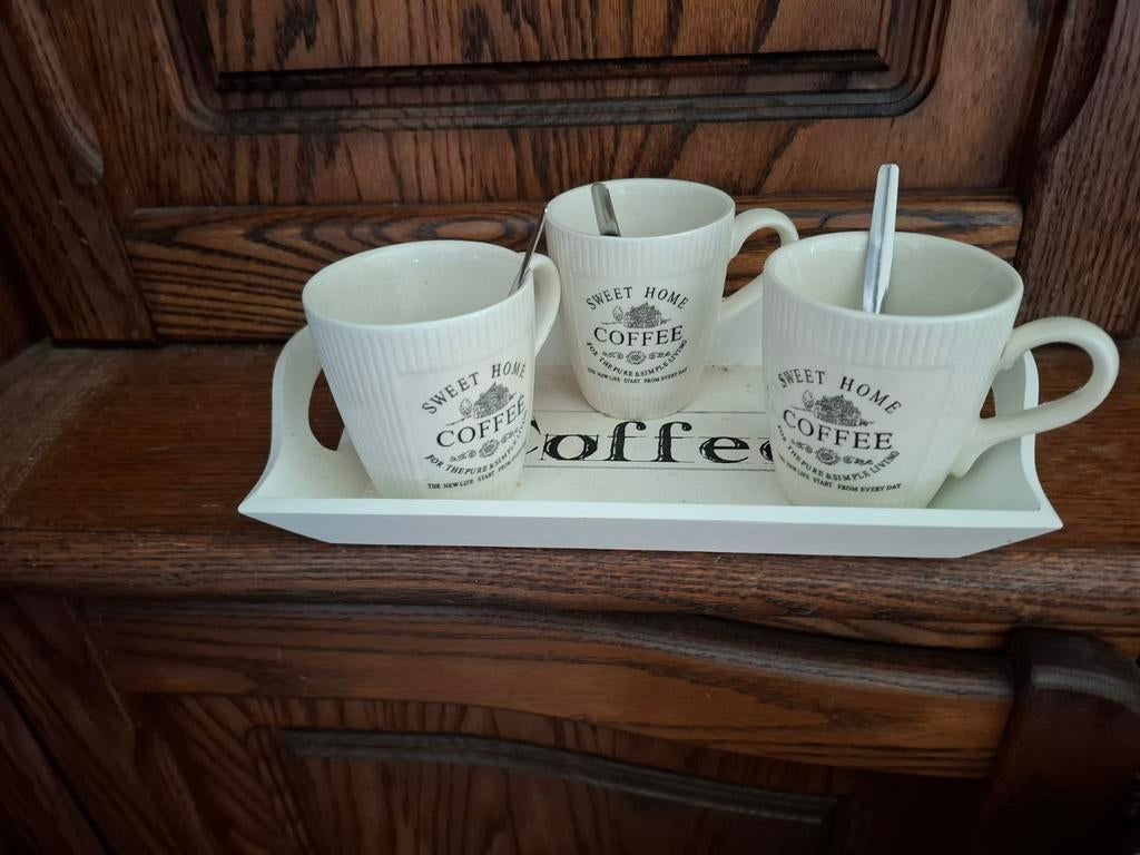 3 kopjes met dienblad, Ophalen