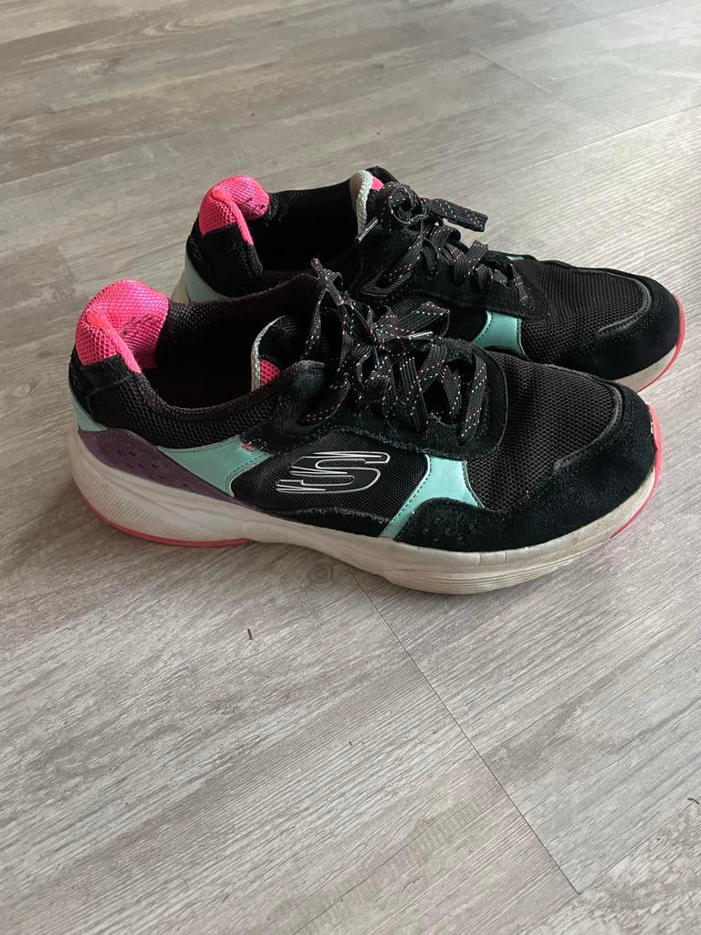 Skechers met memory foam mt 39, Kleding | Dames, Schoenen, Ophalen of Verzenden, Gedragen, Zwart, Sneakers of Gympen