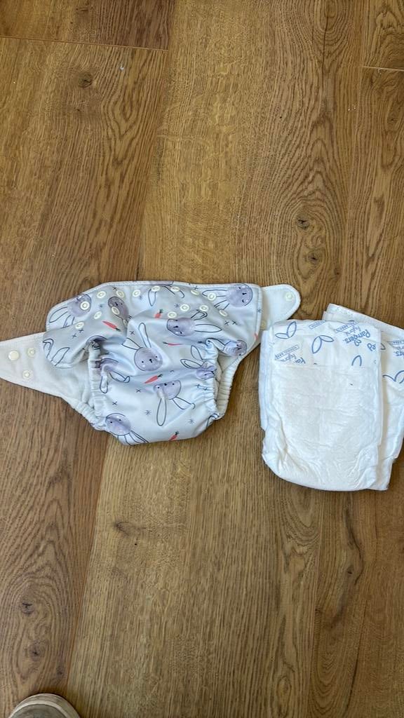 Pampers hybrid luier + 2 inleggers, Kinderen en Baby's, Babykleding | Baby-zwemkleding, Ophalen, Jongetje of Meisje, One size