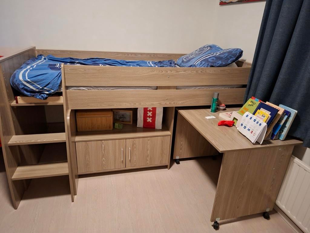 Halfhoogslaper incl bureau, Ophalen, Zo goed als nieuw, Halfhoogslaper