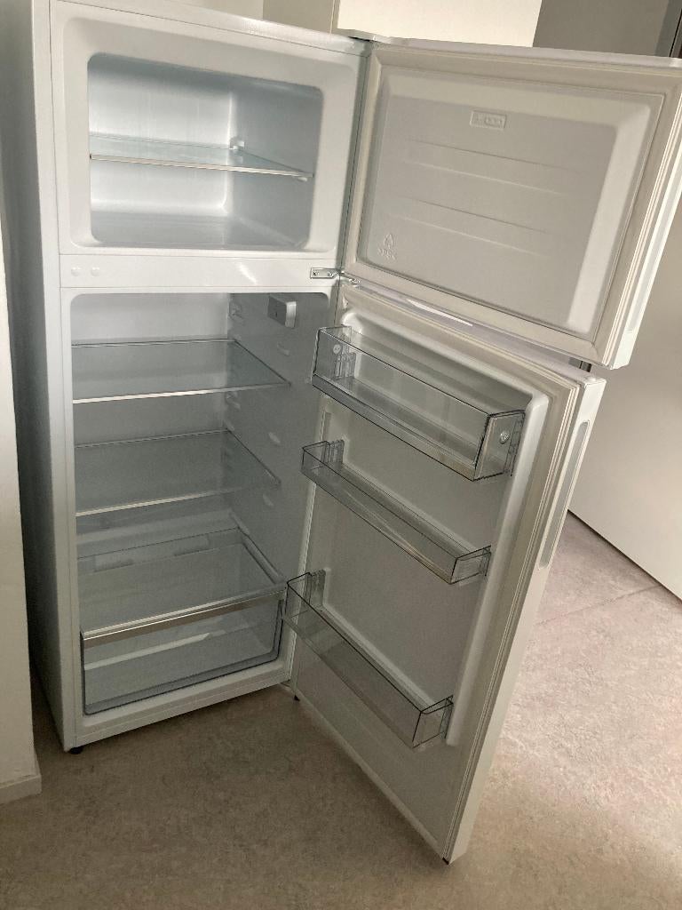 koelvrieskast AEG RDB424E1AW 165/41 LTR /143*55*54, Witgoed en Apparatuur, Ophalen, 200 liter of meer, Met aparte vriezer, Zo goed als nieuw