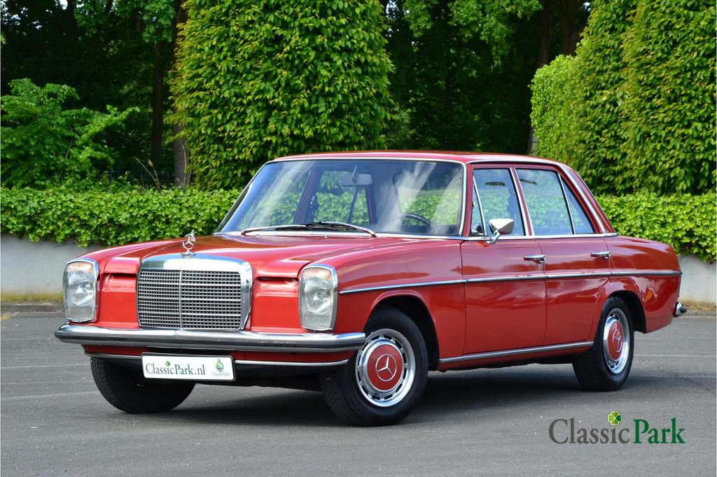 Mercedes-Benz 200-serie 230 Automatic (bj 1973, automaat), Auto's, Oldtimers, Bedrijf, Te koop, Mercedes-Benz, LPG, Sedan, Automaat