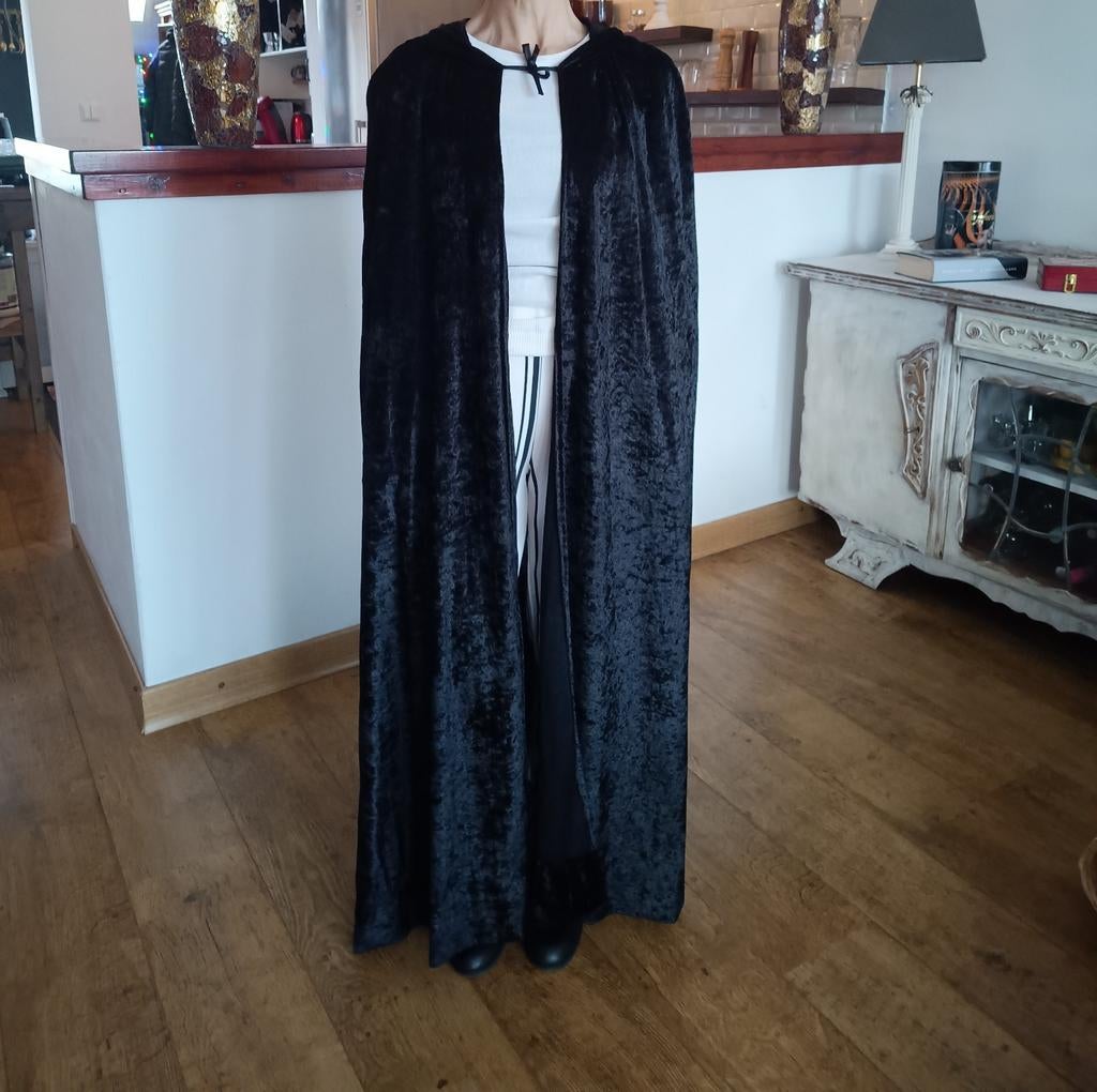 Zwarte Fluwelen Fantasy Cape, Ophalen of Verzenden, Zo goed als nieuw, Zwart, Overige typen