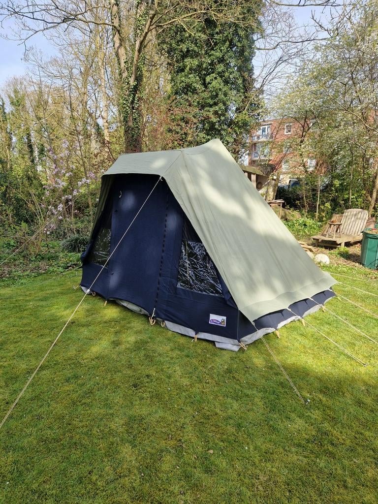 Compacte 4-persoons tent - Ideaal voor kampeerders, Caravans en Kamperen, Tenten, Ophalen of Verzenden, Gebruikt, Tot en met 2