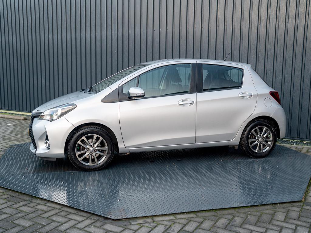 Toyota Yaris 1.0 VVT-i Aspiration | Lm-velgen | Prijs Rijkla, 12 maanden, Stof, Euro 6, Handgeschakeld