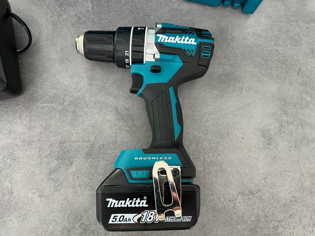 MAKITA 18V 5Ah ACCU BOOR + KLOPSTAND VOOR PANNEN BRUSHLESS, Steen of Klei, Nieuw, Ophalen of Verzenden, 15 m² of meer