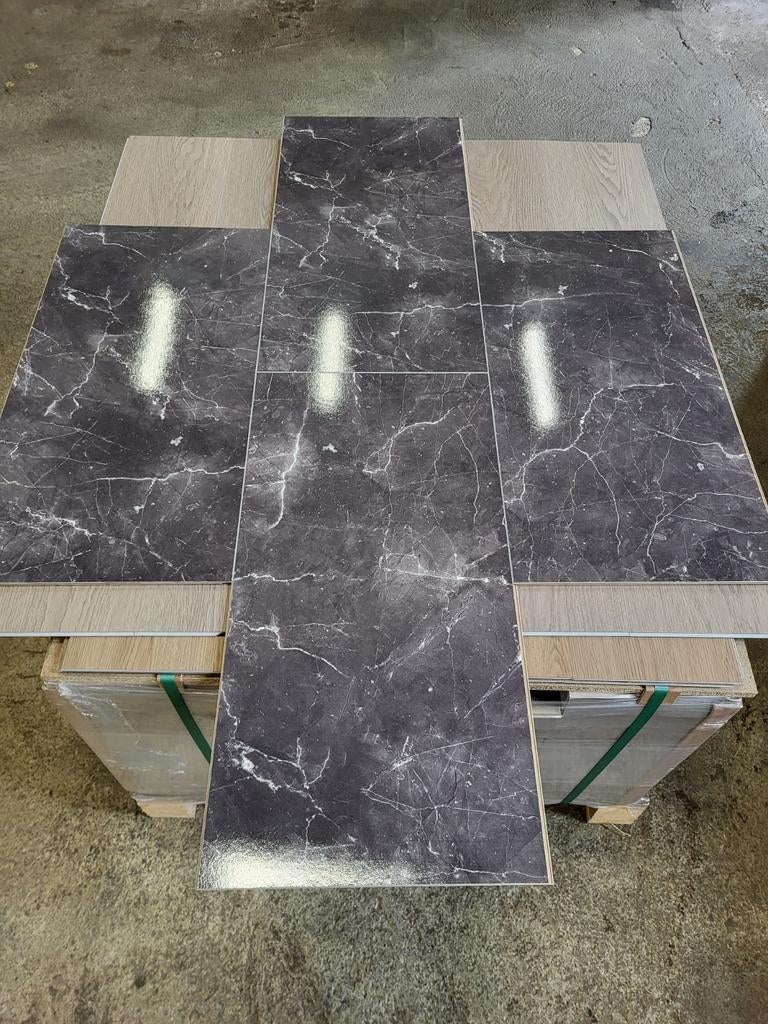 Laminaat - Hoogglans Tegellaminaat 50 m2 (Nieuw), Ophalen of Verzenden, Nieuw, 75 m² of meer, Laminaat