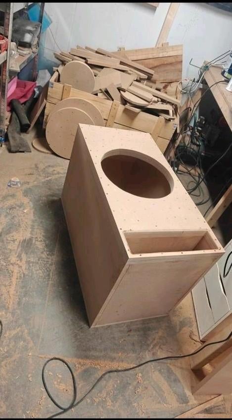 Subwoofer kist voor 18 inch - 27 Hz getuned 22mm, Auto diversen, Autospeakers, Ophalen, Zo goed als nieuw