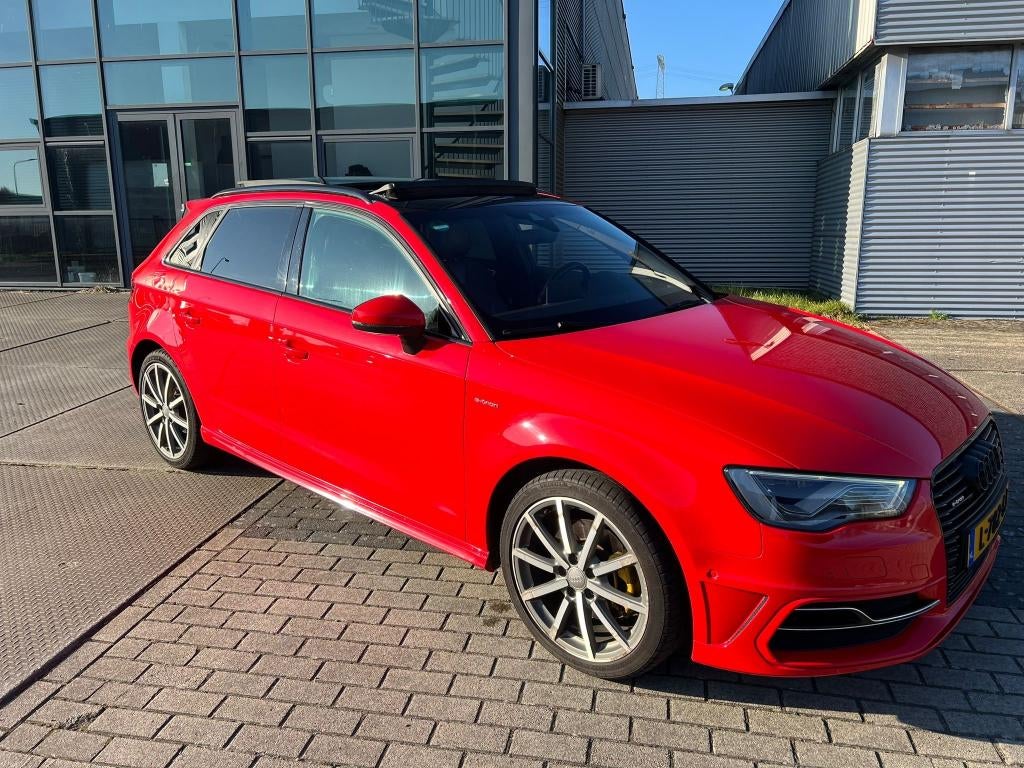 Audi A3 S-Line 1.4 Tfsi 204pk E-tron Phev S Tronic 2015 Rood, Auto's, 4 cilinders, 1395 cc, Grijs, 149 pk