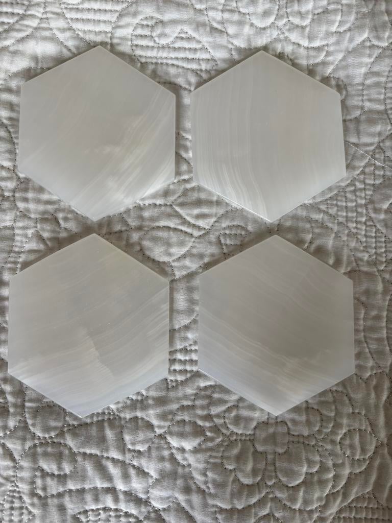 Onyx onderzetters wit nooit gebruikt doorsnede ca 9 cm, Ophalen of Verzenden, Nieuw, Glas of Kopje