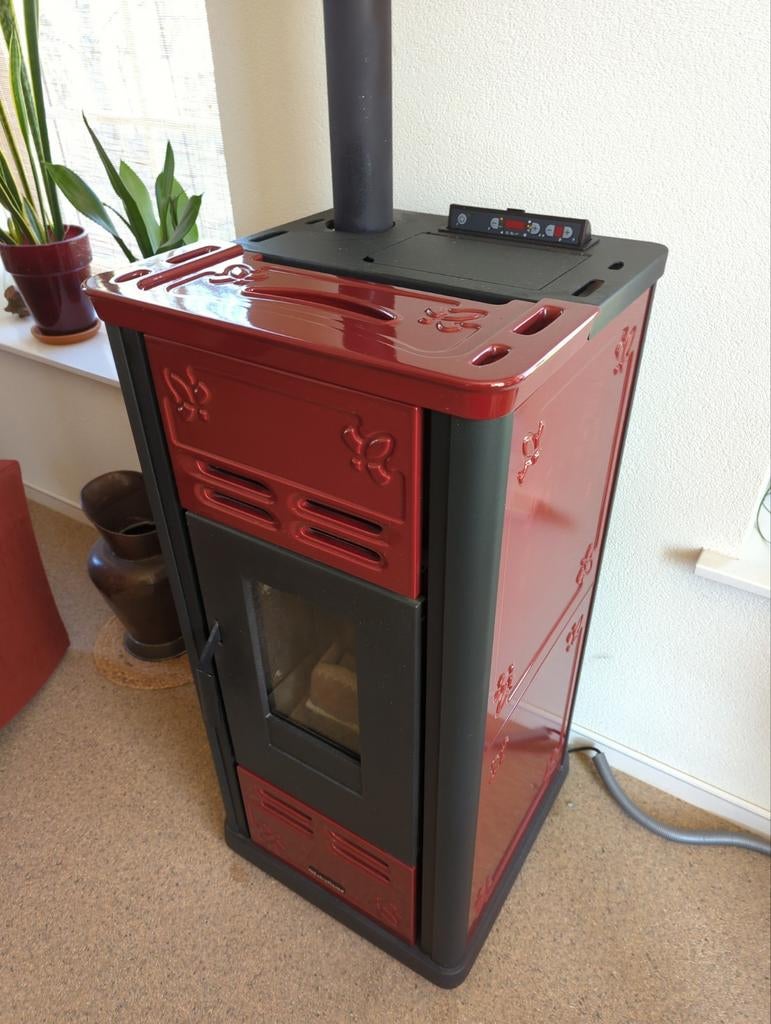 Te koop prachtige pelletkachel., Huis en Inrichting, Kachels, Ophalen, Zo goed als nieuw, Pelletkachel, Vrijstaand