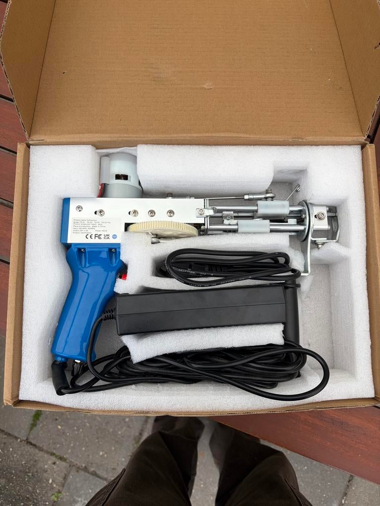 Complete Tufting Kit, Hobby en Vrije tijd, Gereedschap of Toebehoren, Zo goed als nieuw, Elektrisch, Metaal