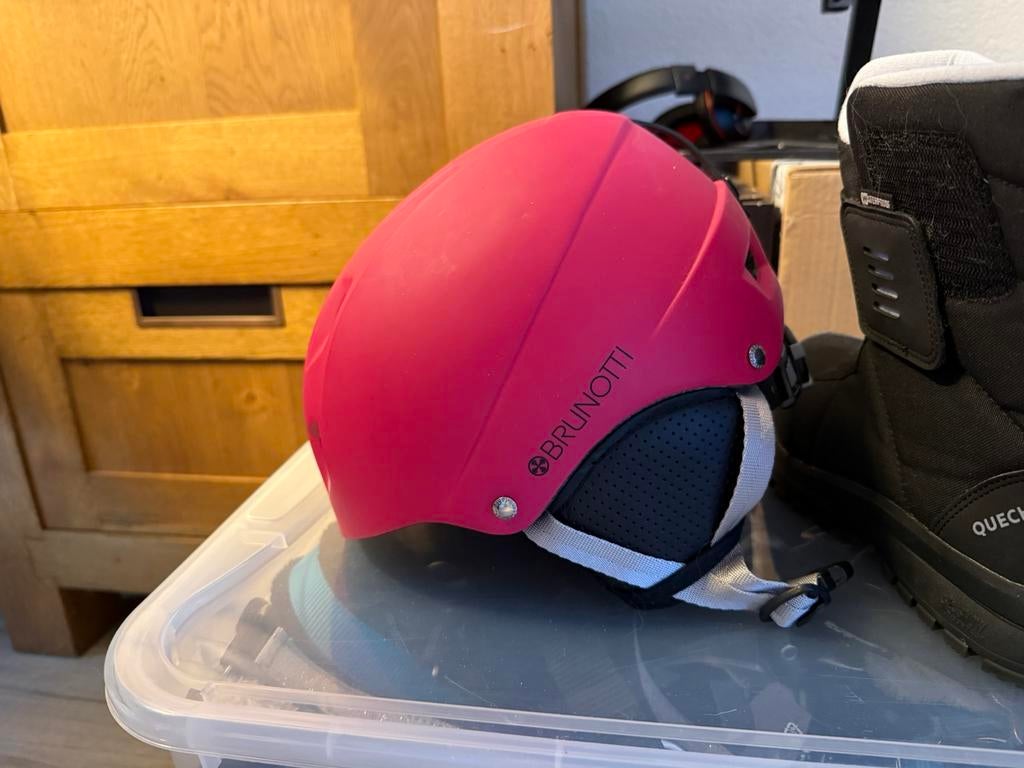 Skihelm roze Brunotti, Overige merken, Gebruikt, Overige typen, Ophalen of Verzenden
