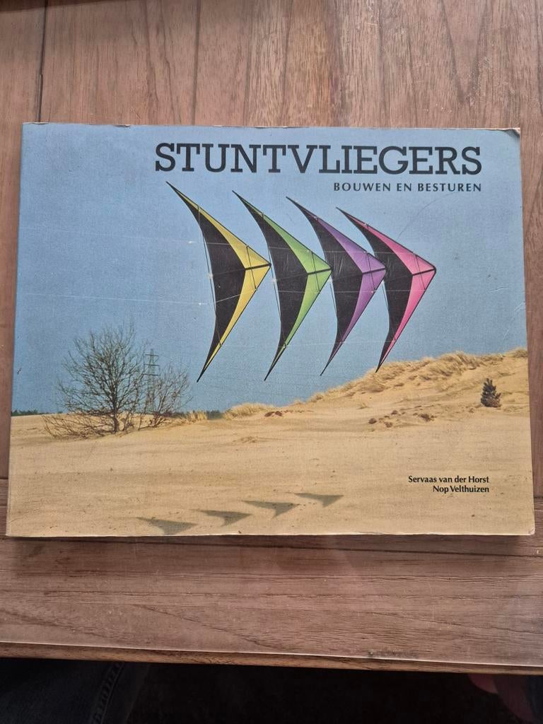 Stuntvliegers bouwen en besturen, Ophalen of Verzenden