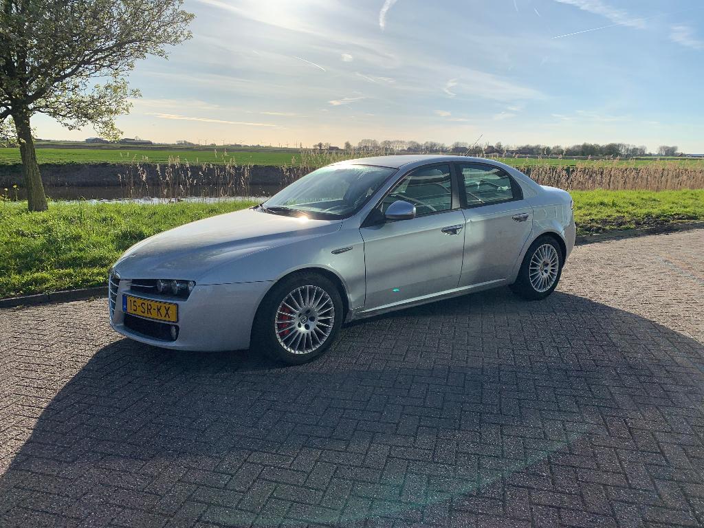 Alfa Romeo 159 2.2 JTS 2006 Grijs, Voorwielaandrijving, Zwart, 4 cilinders, Stoelverwarming