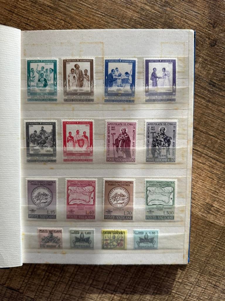 Album Vaticaan, Verzenden, Buitenland