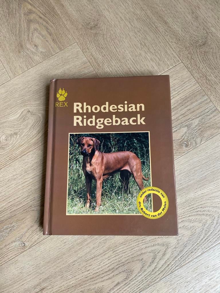 Boek: Rhodesian Ridgeback, Ophalen of Verzenden, Gelezen, Honden