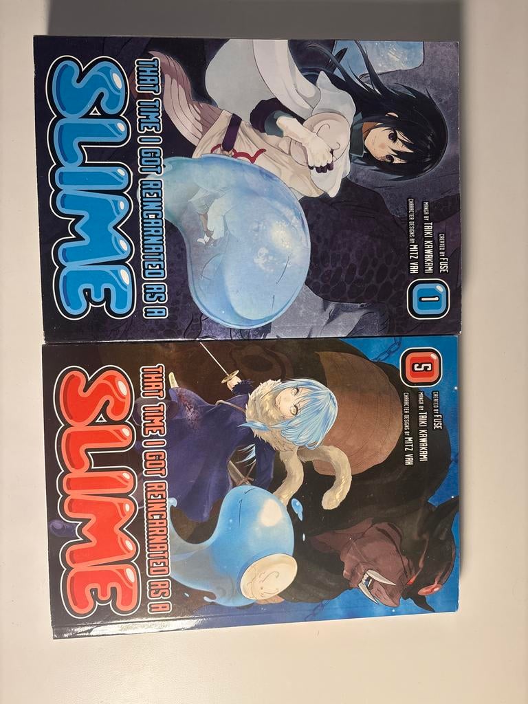 That Time I Got Reincarnated as a Slime manga deel 1 en 5, Boeken, Meerdere comics, Ophalen of Verzenden, Zo goed als nieuw, Japan (Manga)
