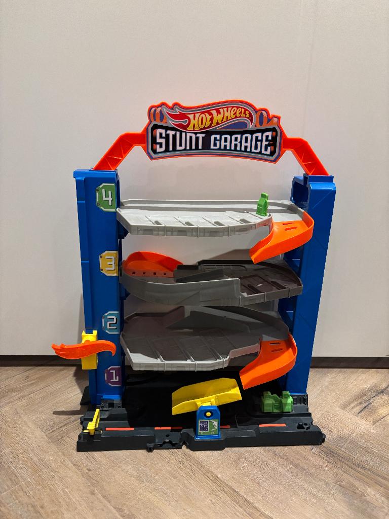 Heel goed Hot Wheels city Stunt Garage GNL70 parkeergarage, Kinderen en Baby's, Speelgoed | Racebanen, Onderdelen, Ophalen of Verzenden