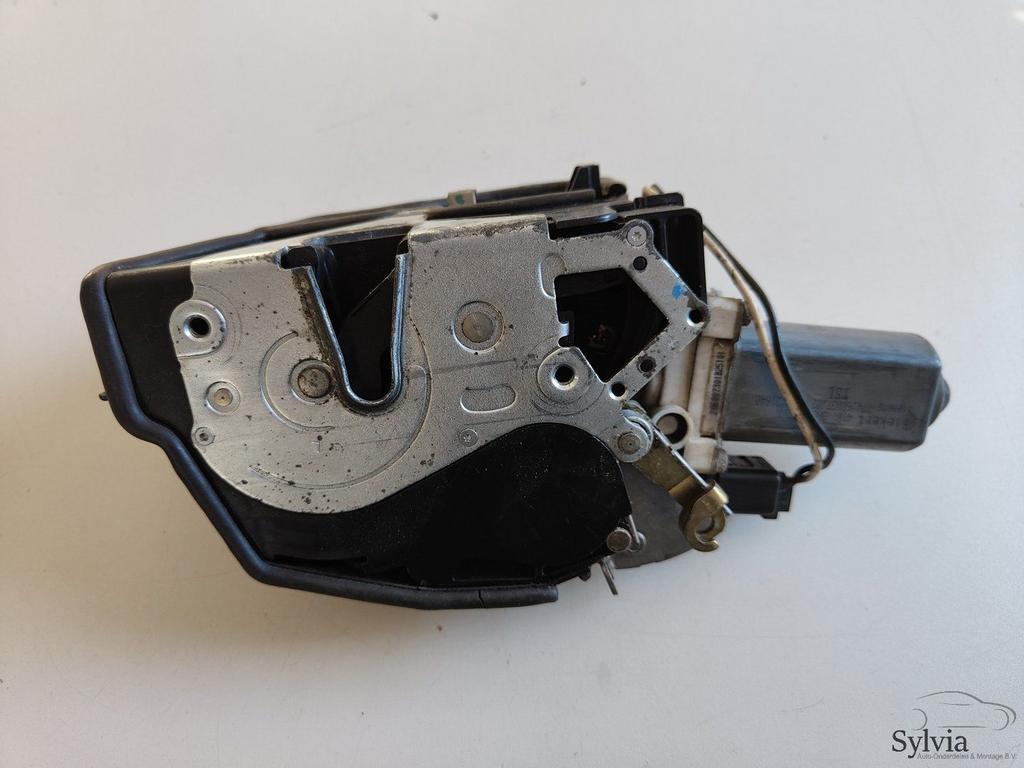 Deurslot softclose links voor binnenzijde deur BMW 7 serie E, Auto-onderdelen, Gebruikt, -, -, Ophalen of Verzenden