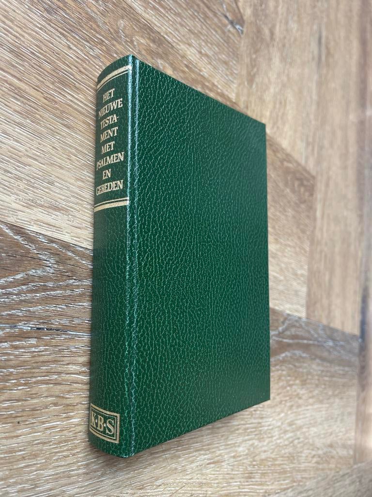 Het Nieuwe Testament met Psalmen - KBS Willibrordvertaling, Ophalen of Verzenden, Zo goed als nieuw, Christendom | Katholiek