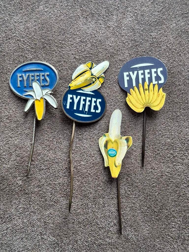 Speldjes Fyfees - Banaan, Verzamelen, Speldjes, Pins en Buttons, Ophalen of Verzenden, Gebruikt, Overige onderwerpen