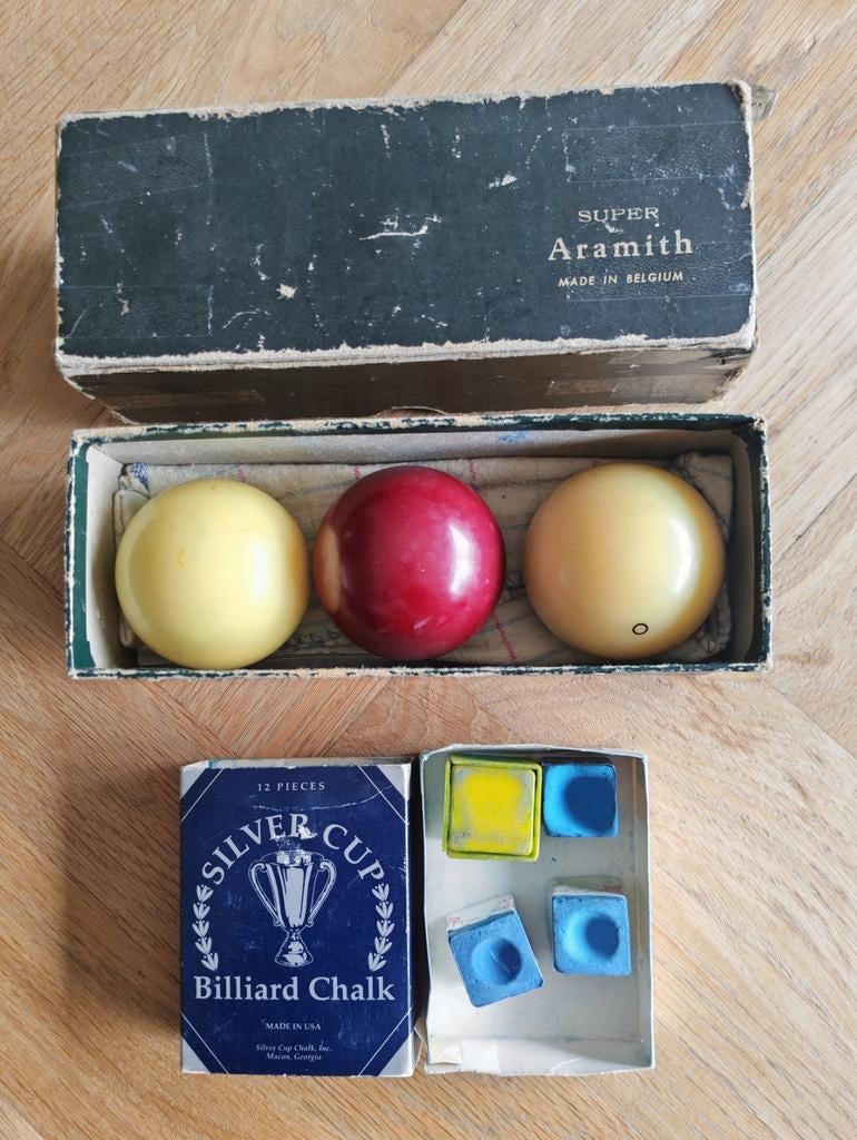 Vintage Aramith Biljartballen + Krijt, Ophalen, Gebruikt, Keu of Ballen