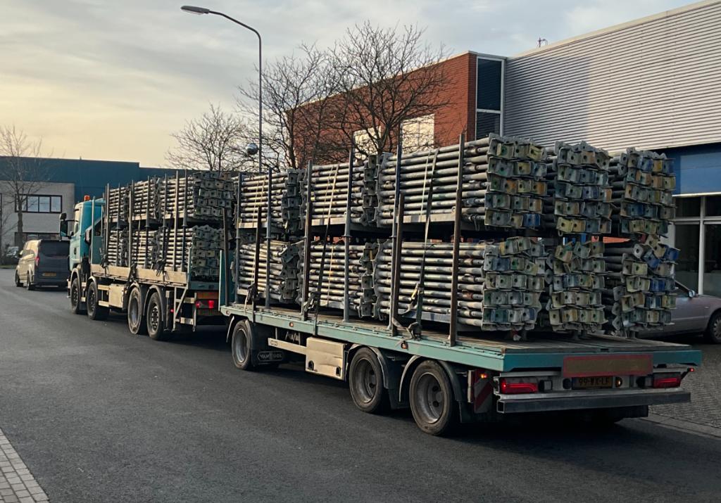 bouwstempels, schroefstempels, stutten, bm stempel, stempels, Ophalen of Verzenden, Gebruikt, IJzer