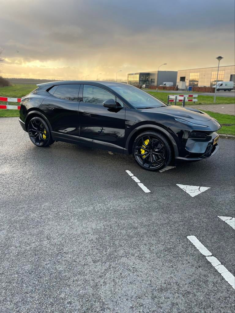 Lotus Eletre EDS 675 R 112kWh 918pk 4WD 2023 Zwart BTW AUTO, Auto's, Lotus, Automaat, USB, Zwart, 112 kWh