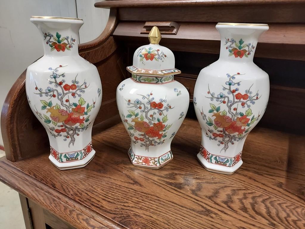 Imari vazen te koop, Ophalen