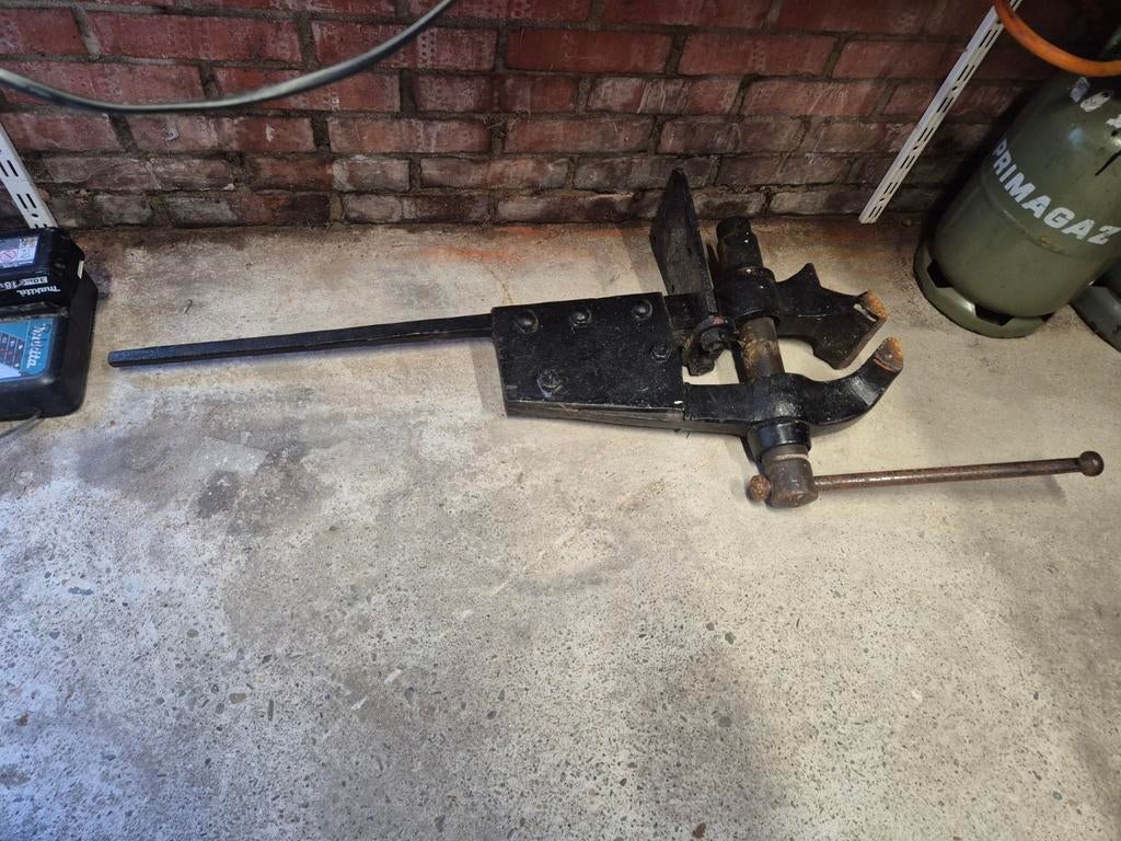 Zware Bankschroef met Lange Staart, Ophalen, Gebruikt