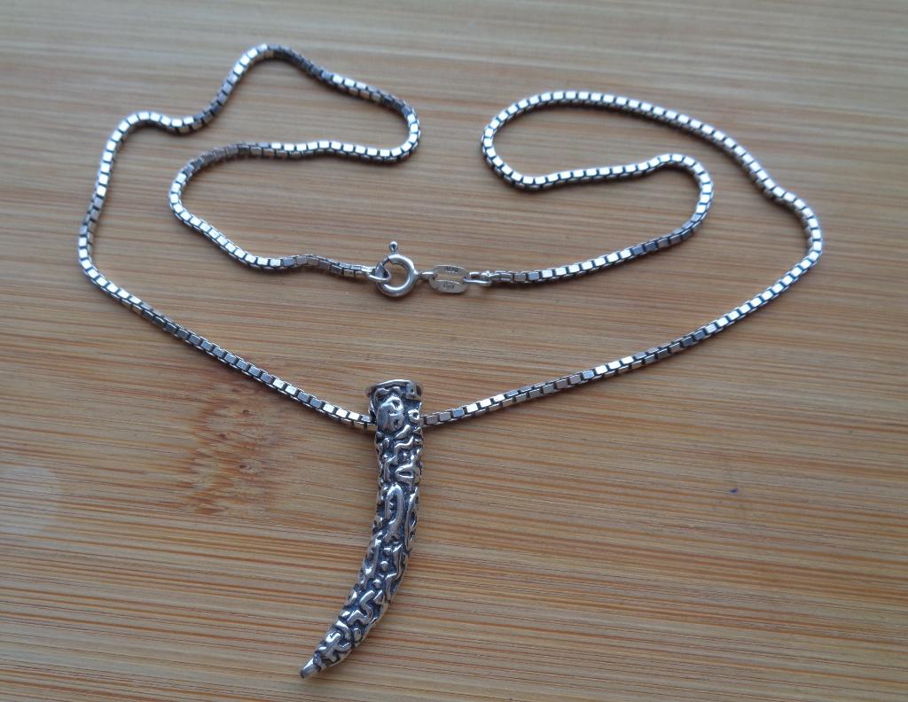 zilveren ketting met bewerkte olifant tand hanger [068], Met hanger, Verzenden, Zo goed als nieuw, Zilver