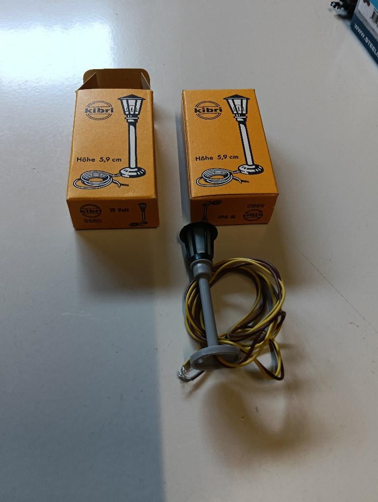 Kibri art 5660 perron verlichting 3 stuks, Overige merken, Wisselstroom, Overige typen, Ophalen of Verzenden