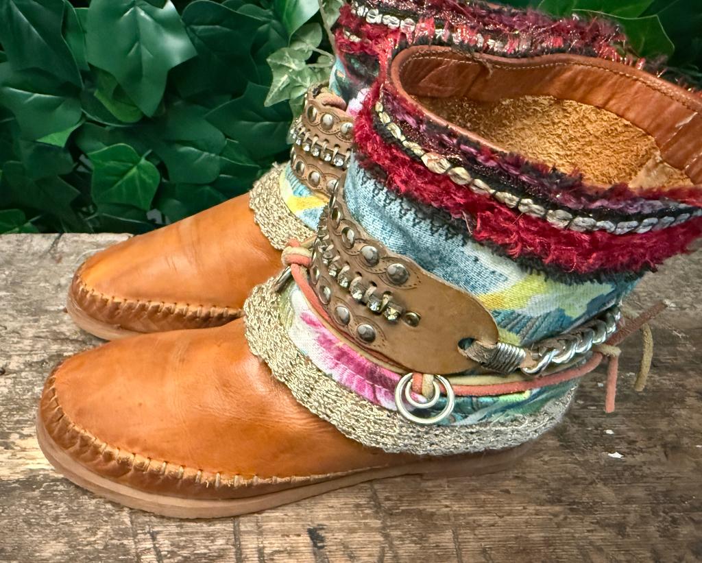 Bijna Nieuwe ibiza festival laarsjes Karma of Charme maat 38, Karma of charme, Bruin, Lage of Enkellaarzen, Ophalen of Verzenden