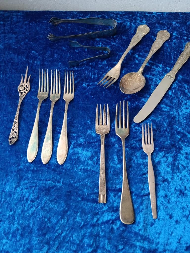 Verzilverd bestek en suikerhandjes, Antiek en Kunst, Antiek | Goud en Zilver, Ophalen of Verzenden