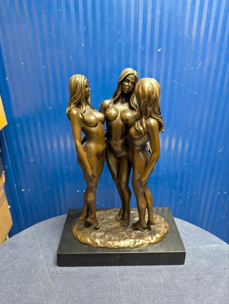 Bronzen beeld van drie naakte vrouwen. De drie gratien, Ophalen of Verzenden
