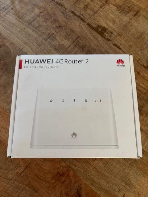 Huawei B311-221 4G Router - Nieuw in doos, Computers en Software, Routers en Modems, Ophalen, Nieuw