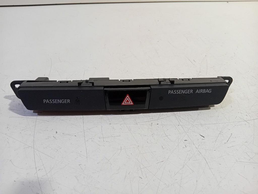 Schakelaar Mitsubishi ASX, Auto-onderdelen, Dashboard en Schakelaars, Mitsubishi, Gebruikt, Herkomst onderdeel bekend, 12 maanden garantie