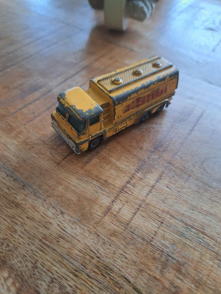 Gorgi juniors tanker shell, Ophalen of Verzenden, Bus of Vrachtwagen