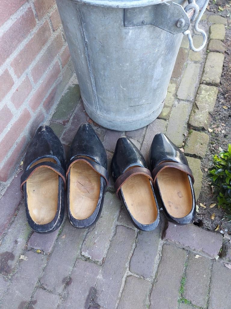 Klompen zwart met leren band, Ophalen of Verzenden, Rond, Hout, Minder dan 30 cm