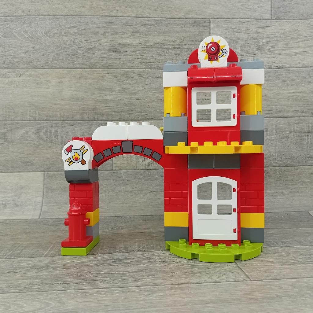 duplo brandweerkazerne / brandweer, Kinderen en Baby's, Speelgoed | Duplo en Lego, Aastvej 1 – 7190 Billund  - Denemarken, Product.compliance@LEGO.com