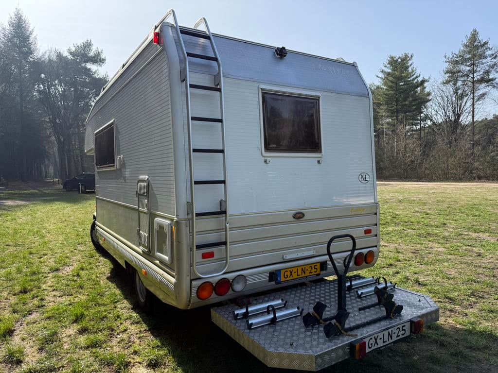 Laika Ecovip 3, Vakantieklaar, ISOFIX, APK 26-3-2028,, Caravans en Kamperen, Campers, Alkoof, Ringverwarming, Ford, Luifel